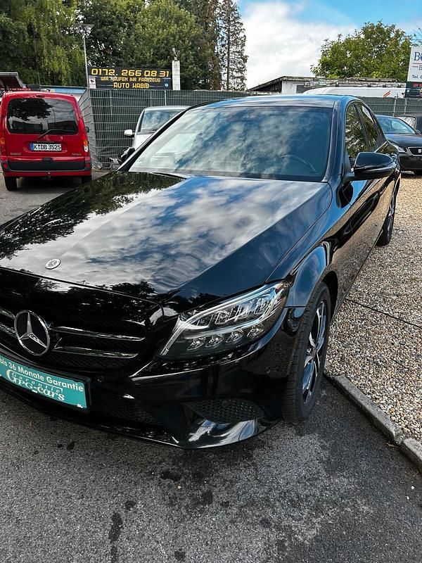 Schwarz Gebraucht 2021 Mercedes C200 Limousine | 22.500 € (Fairer Preis) - Bild 1/4