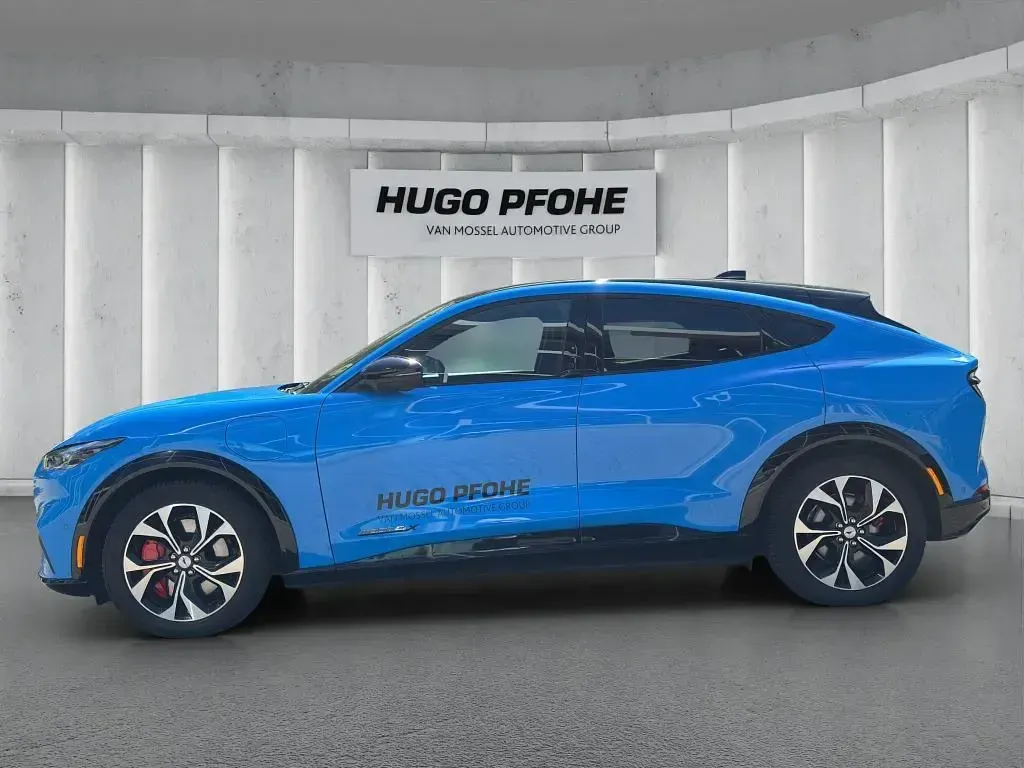 Używany Ford Mustang Mach-E Premium 258 kW (351 KM) 2024 Niebieski SUV