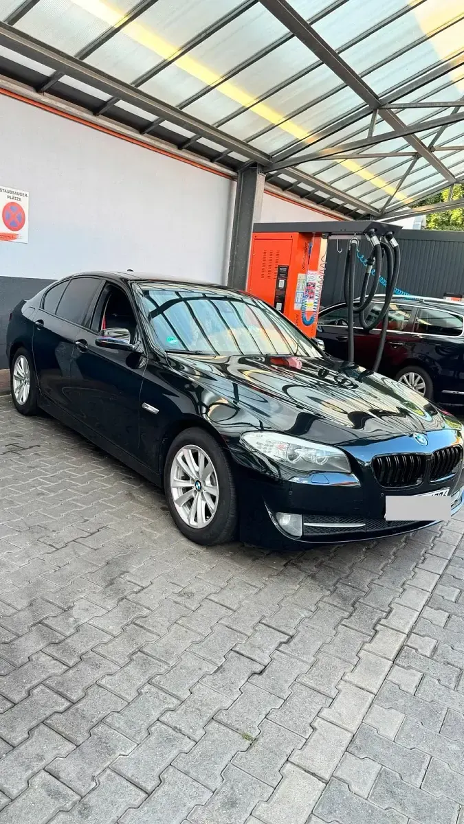 Gebraucht BMW 520 M Sport 184 PS (135 kW) 2010 Schwarz Limousine