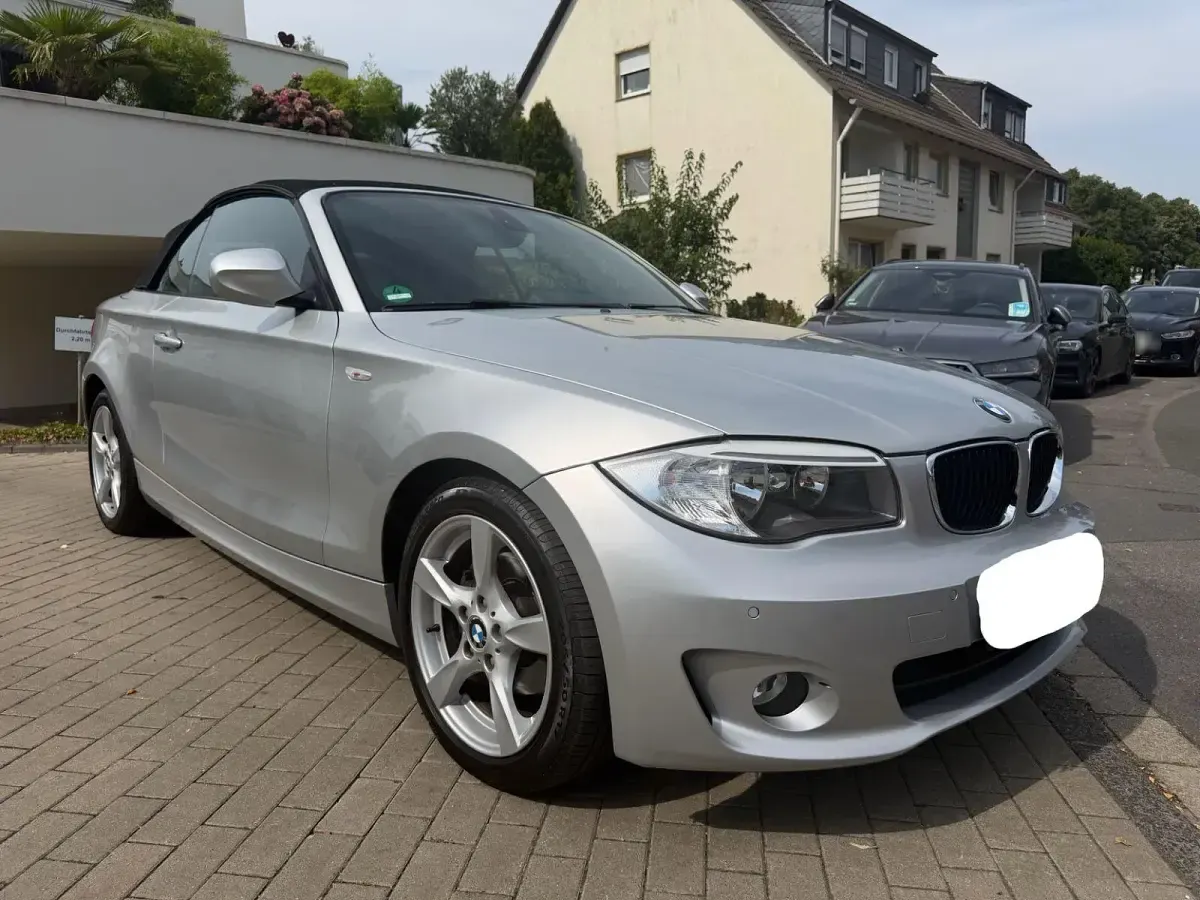 Gebraucht BMW 120 Cabriolet 170 PS (125 kW) 2011 Silber Cabrio