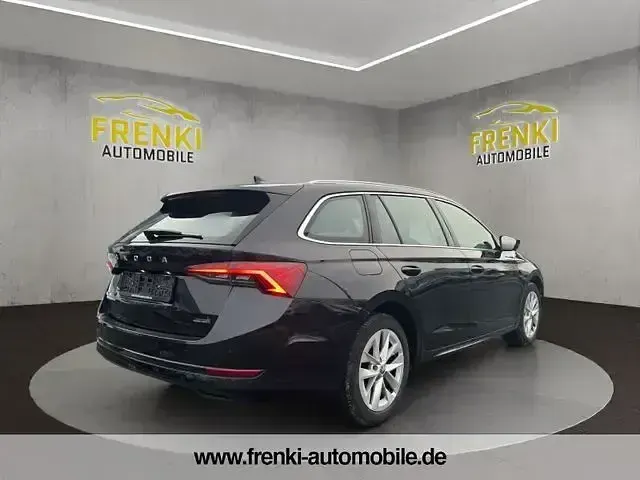 Gebraucht Skoda Octavia Style 150 PS (110 kW) 2021 Cerna magic/black magic Kombi