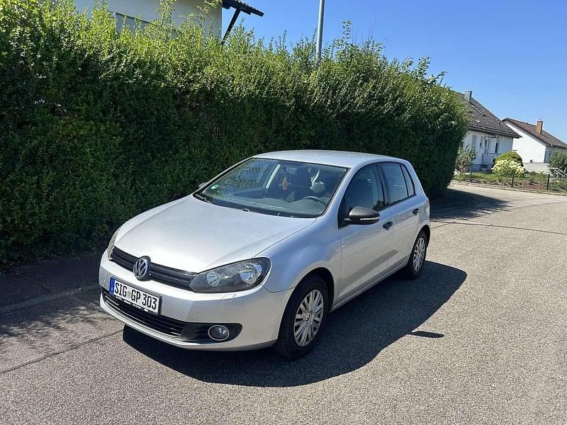 Silber Gebraucht 2009 VW Golf VI Trendline Limousine | 5.990 € (Fairer Preis) - Bild 1/4