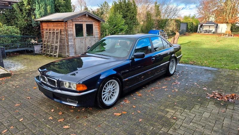 Blau Gebraucht 1997 BMW 728 Limousine | 7.499 € (Etwas zu teuer) - Bild 1/4