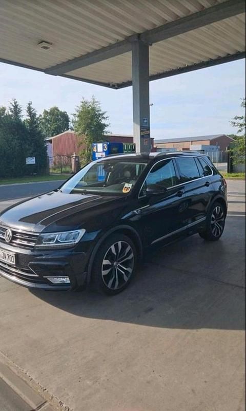 Schwarz Gebraucht 2016 VW Tiguan R-line SUV | 19.500 € (Superpreis) - Bild 1/4