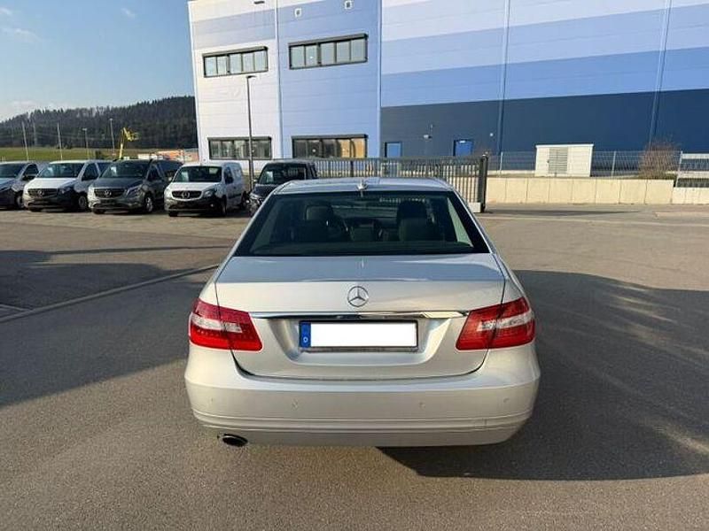 Gebraucht Mercedes E200 184 PS (135 kW) 2009 Silber Limousine