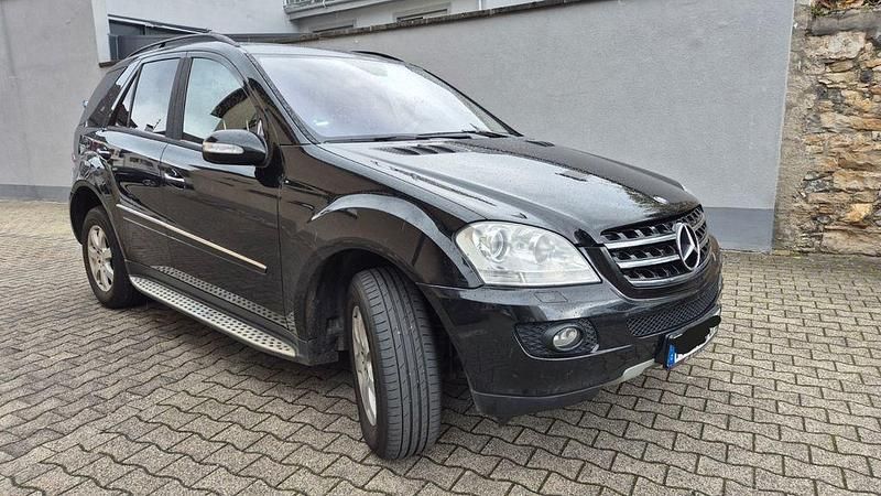 Schwarz Gebraucht 2006 Mercedes ML280 SUV | 9.500 € - Bild 1/4