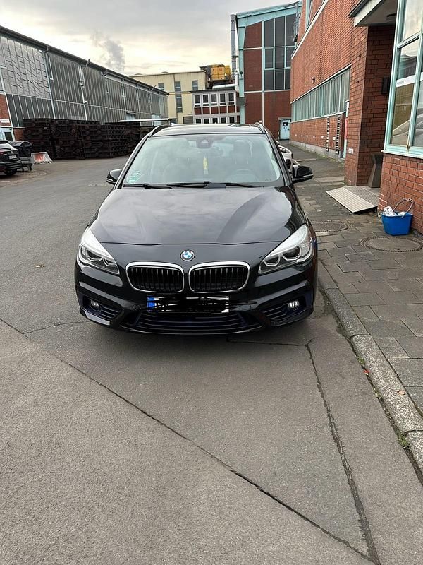 Schwarz Gebraucht 2015 BMW 220 Kombi | 15.000 € (Fairer Preis) - Bild 1/4
