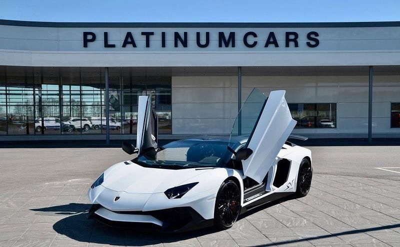 Weiß Gebraucht 2016 Lamborghini Aventador Cabrio | 592.526 € - Bild 1/4