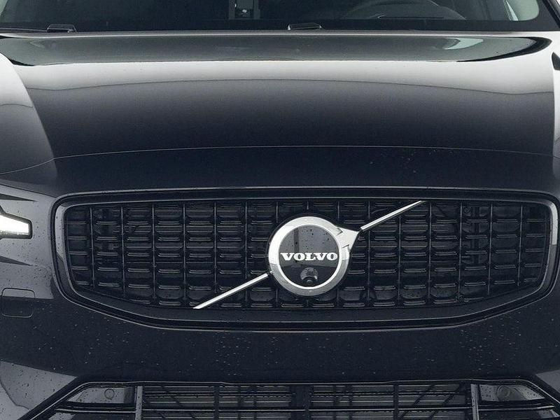 Gebraucht Volvo V60 Plus 197 PS (144 kW) 2025 Schwarz Kombi