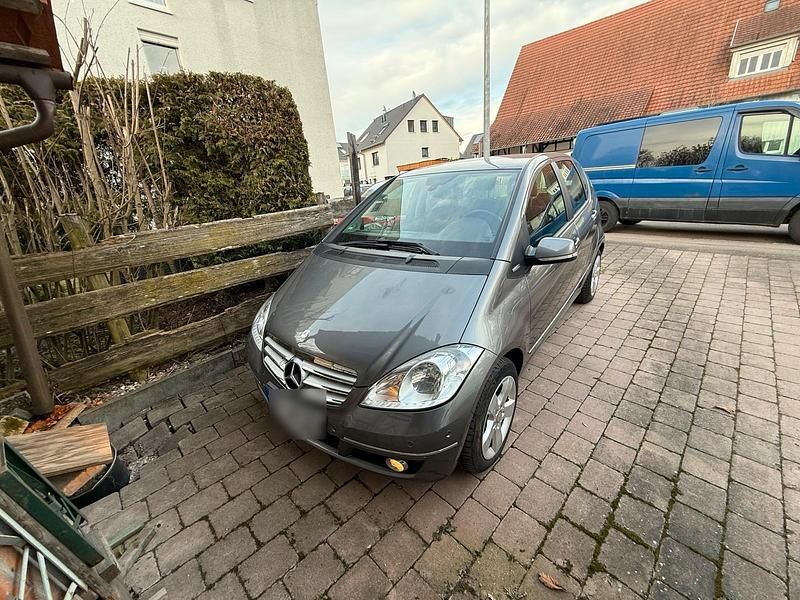 Gebraucht Mercedes A200 136 PS (100 kW) 2010 Grau Kleinwagen