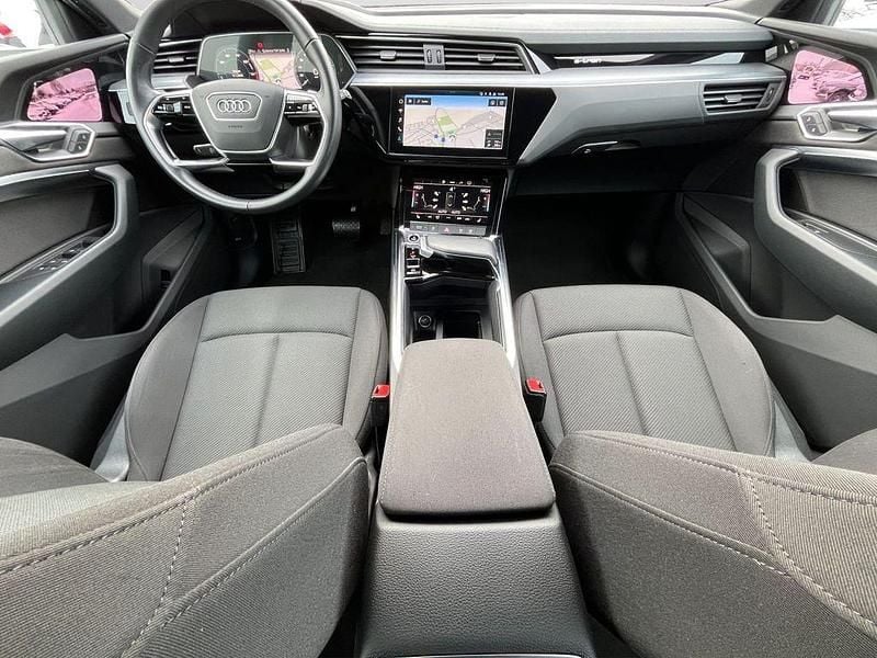 Gebraucht Audi Q8 e-tron Basis 300 kW (408 PS) 2022 Schwarz SUV