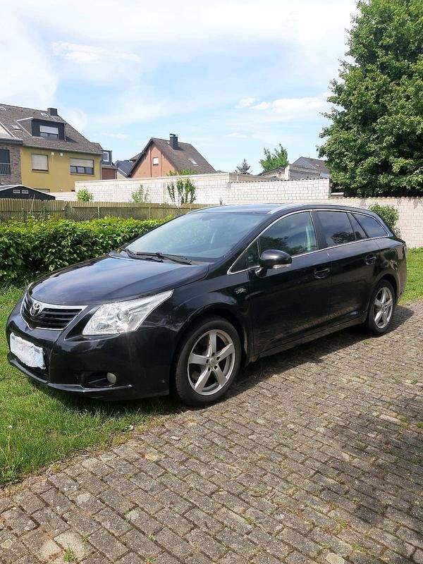 Schwarz Gebraucht 2010 Toyota Avensis T2 Kombi | 4.800 € (Fairer Preis) - Bild 1/4