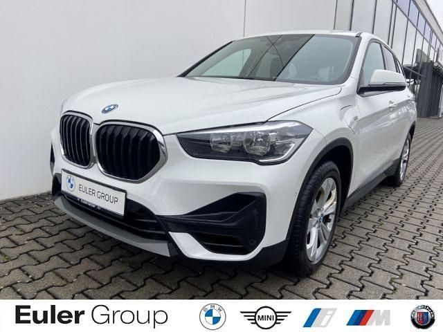Weiss Gebraucht 2021 BMW X1 SUV | 19.388 € (Guter Preis) - Bild 1/4