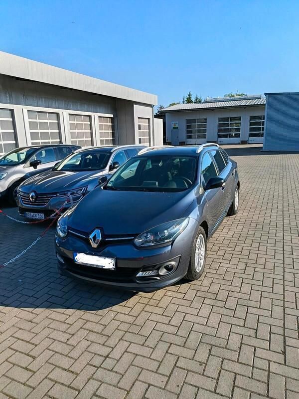 Grau Gebraucht 2015 Renault Mégane GrandTour LIMITED Kombi | 5.599 € (Fairer Preis) - Bild 1/4