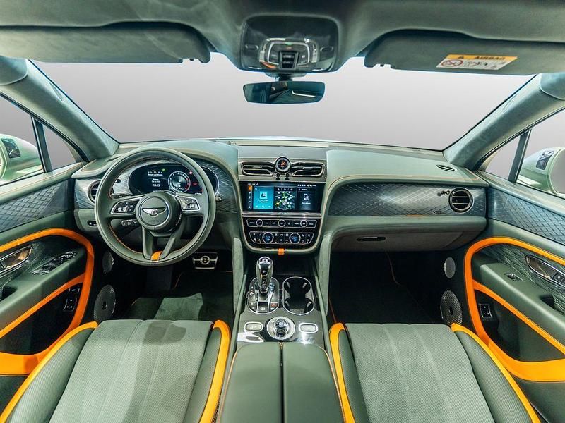 Neu Bentley Bentayga 650 PS (478 kW) 2026 Alpine green SUV