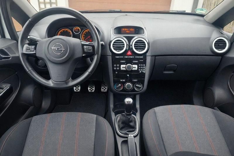 Gebraucht Opel Corsa 90 PS (66 kW) 2009 Weiß Kleinwagen