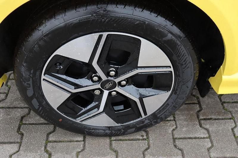 Neu Ford Puma Gen-E 124 kW (169 PS) 2026 Electric yellow metallic SUV