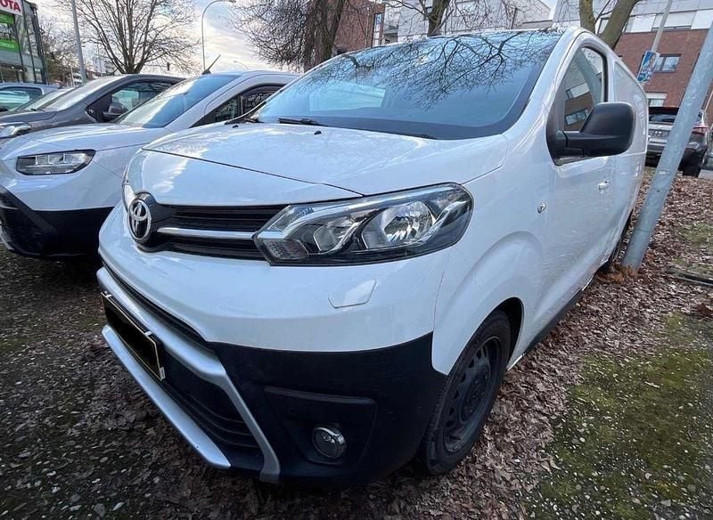 Weiß Gebraucht 2018 Toyota Proace Van | 12.950 € (Guter Preis) - Bild 1/4