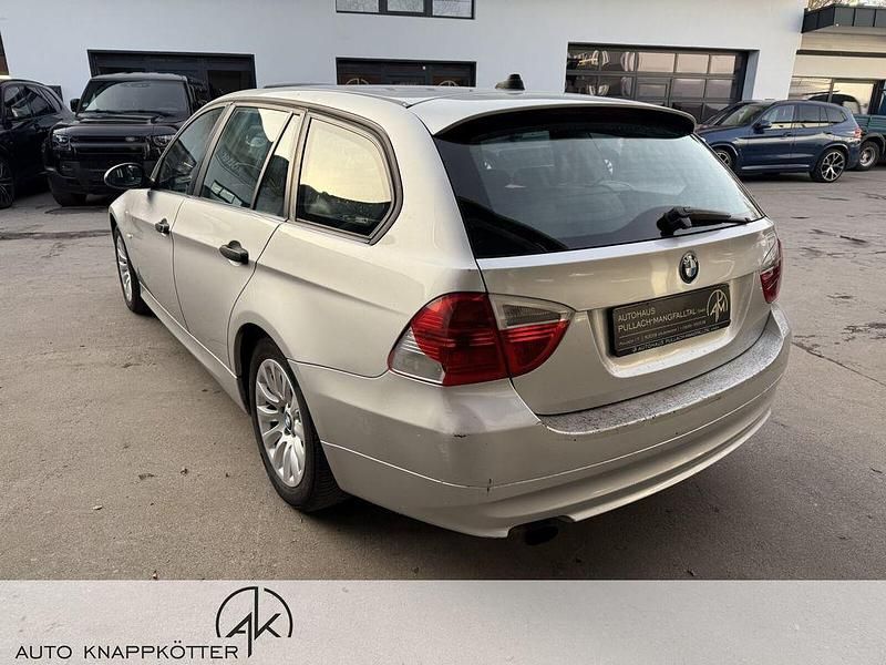 Gebraucht BMW 320 163 PS (119 kW) 2005 Titansilber Kombi