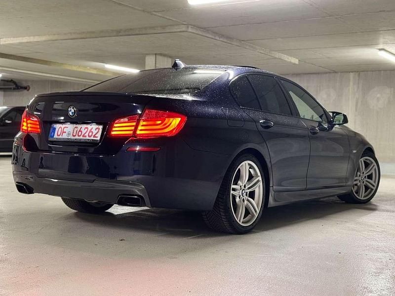 Gebraucht BMW 550 381 PS (280 kW) 2012 Imperialblau Limousine