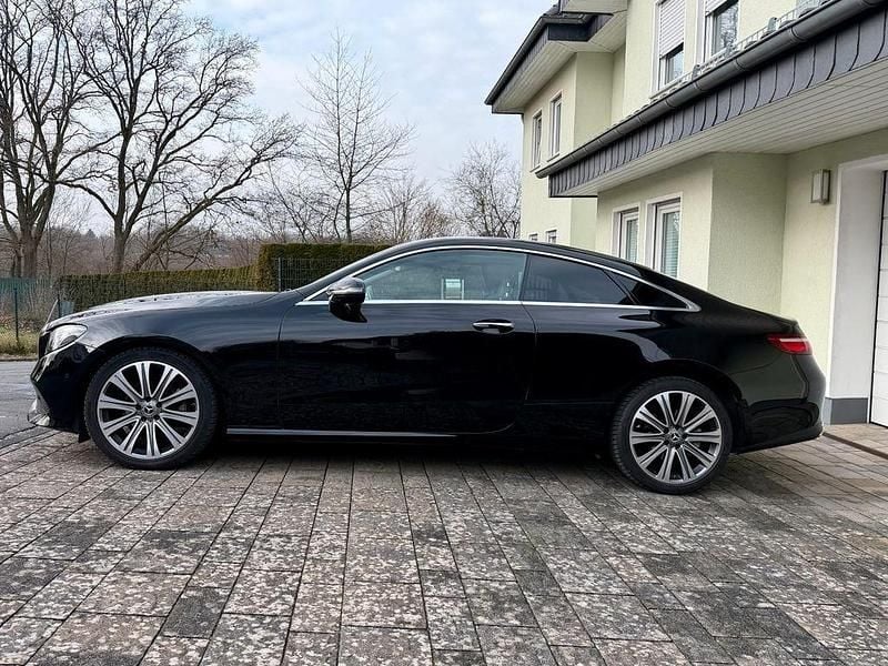 Gebraucht Mercedes E200 184 PS (135 kW) 2018 Schwarz Coupé