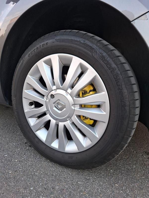 Gebraucht Renault Clio II 75 PS (55 kW) 2010 Grau Limousine