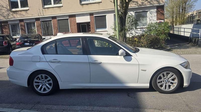 Gebraucht BMW 320 Efficient Dynamics 163 PS (119 kW) 2011 Alpinweiss iii Limousine