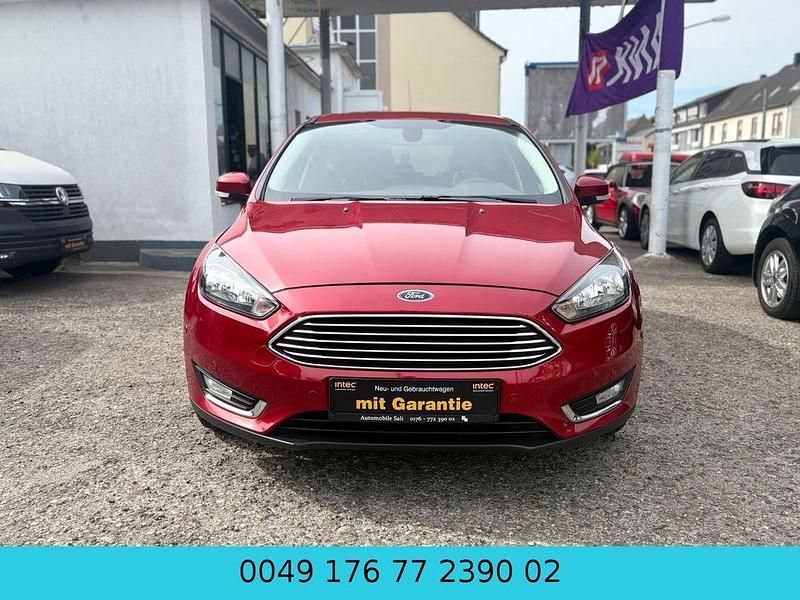 Second-hand Ford Focus Titanium 182 CP (133 kW) 2015 Roșu Berlinǎ