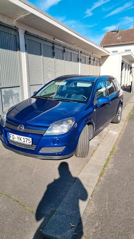 Blau Gebraucht 2004 Opel Astra Kombi | 2.200 € (Teuer) - Bild 1/4