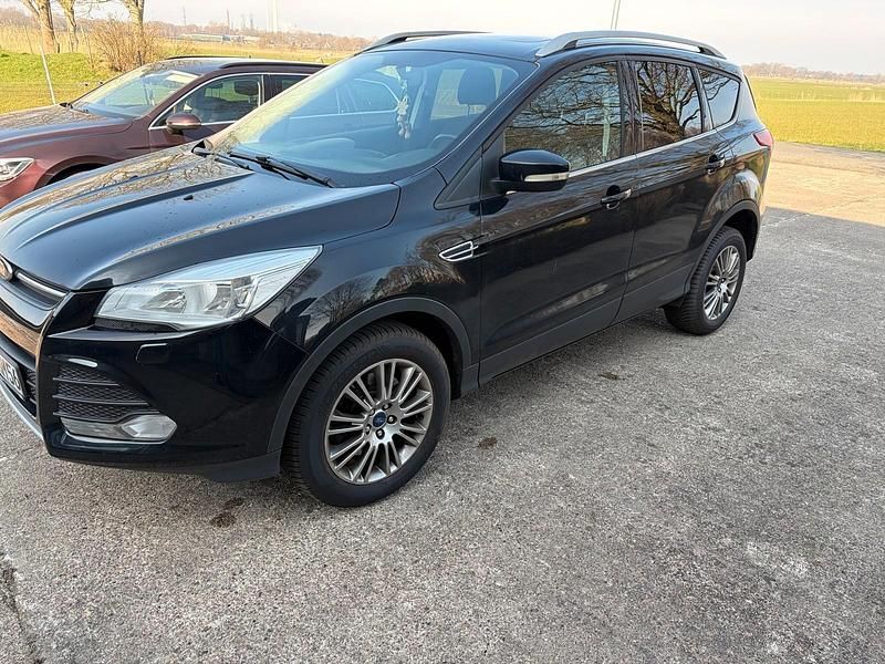 Gebraucht Ford Kuga 140 PS (102 kW) 2013 Schwarz SUV