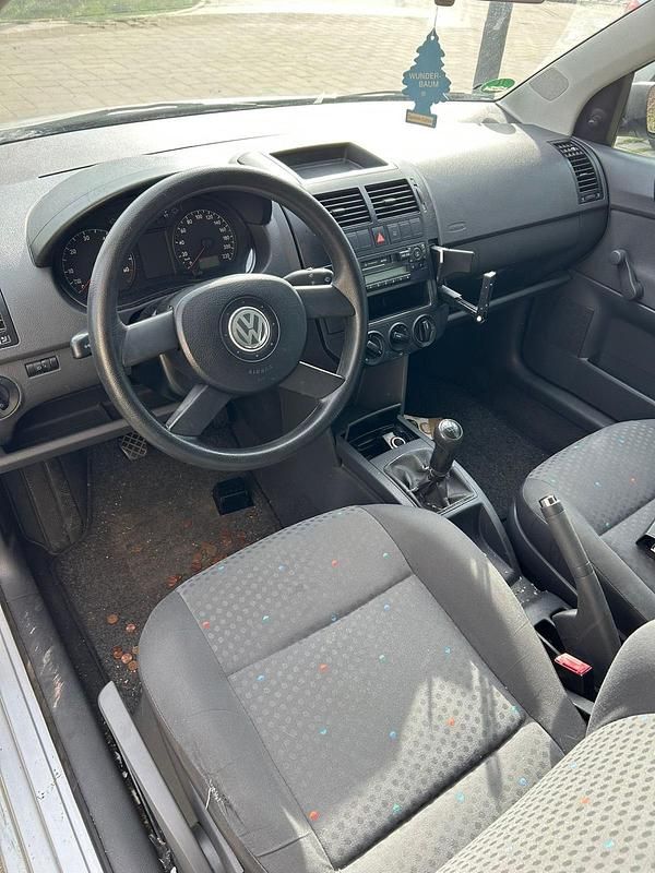 Gebraucht VW Polo 54 PS (39 kW) 2003 Silber Kleinwagen