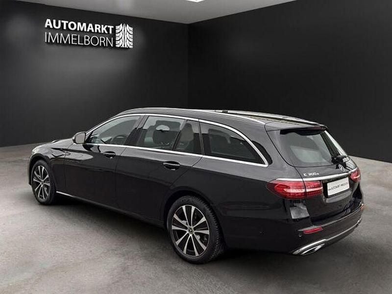 Gebraucht Mercedes E300 Avantgarde 320 PS (235 kW) 2021 Schwarz Limousine