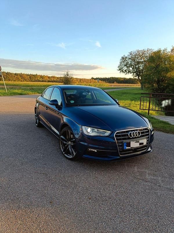 Używany Audi A3 Ambiente 179 KM (131 kW) 2014 Niebieski Sedan/Limuzyna