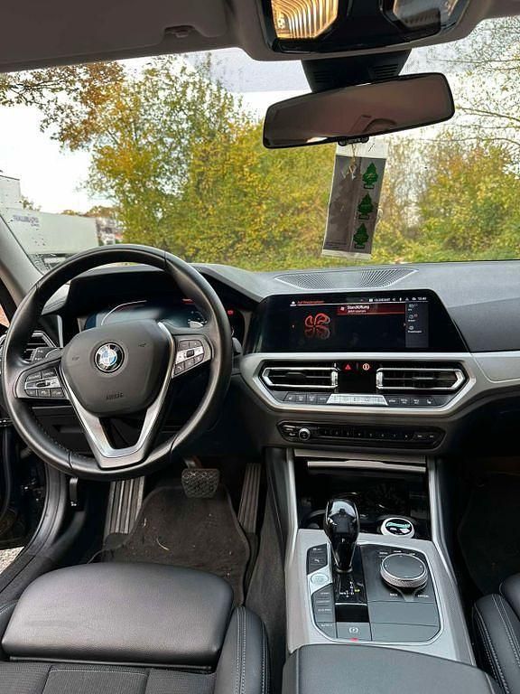 Gebraucht BMW 320 Advantage 190 PS (139 kW) 2021 Schwarz Kombi