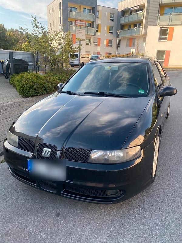 Schwarz Gebraucht 2004 Seat Leon Sport Limousine | 1.750 € (Superpreis) - Bild 1/4