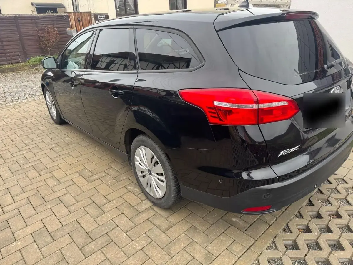 Gebraucht Ford Focus Business Edition 120 PS (88 kW) 2017 Schwarz Limousine