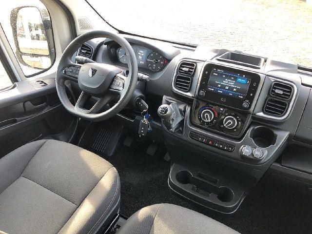 Gebraucht Peugeot Boxer 179 PS (131 kW) 2025 Lackierung weiss icy/typ ausse Van