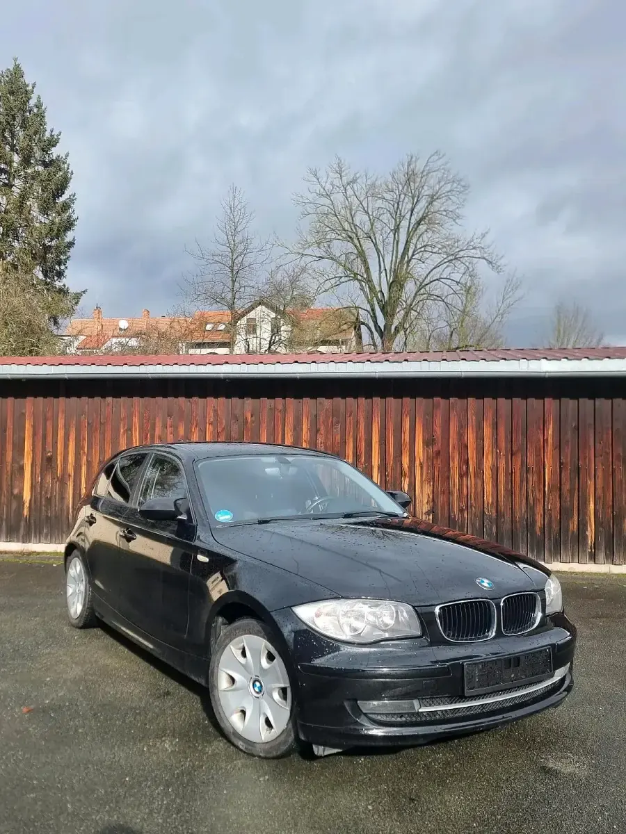 Gebraucht BMW 116 101 PS (74 kW) 2008 Schwarz Kleinwagen
