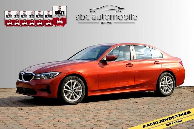 Sunset orange metallic Gebraucht 2021 BMW 330 Sport Line Limousine | 27.990 € (Fairer Preis) - Bild 1/4