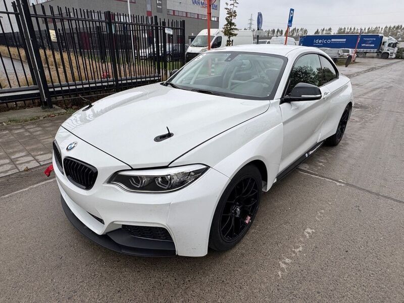 Weiß Gebraucht 2015 BMW M235 M Sport | 57.120 € (Teuer) - Bild 1/4