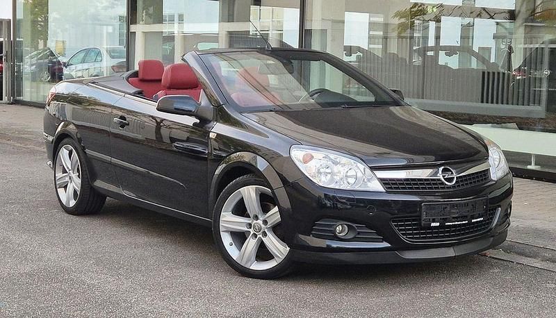 Schwarz Gebraucht 2010 Opel Astra Cabriolet Cabrio | 5.990 € (Fairer Preis) - Bild 1/4