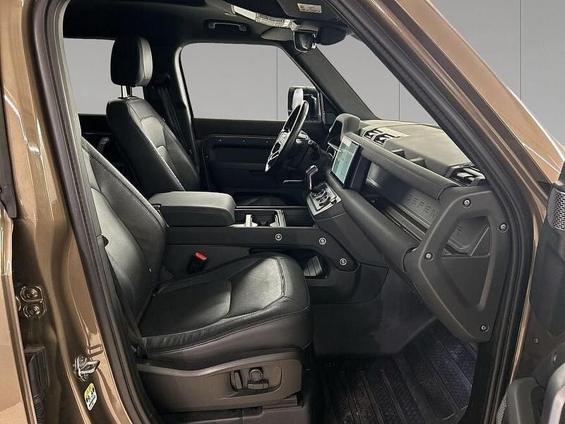 Gebraucht Land Rover Defender SE Dynamic 252 PS (185 kW) 2022 Gondwana stone gloss SUV