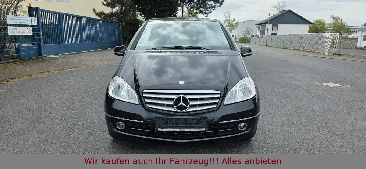 Gebraucht Mercedes A180 Elegance 109 PS (80 kW) 2011 Schwarz Kleinwagen
