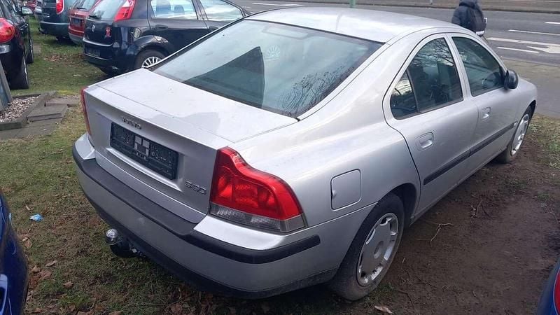 Gebraucht Volvo S60 140 PS (102 kW) 2001 Silber Limousine