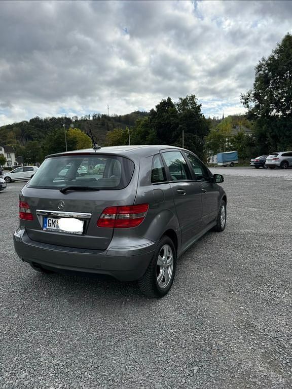 Gebraucht Mercedes B200 136 PS (100 kW) 2010 Andere farben Van / Kleinbus