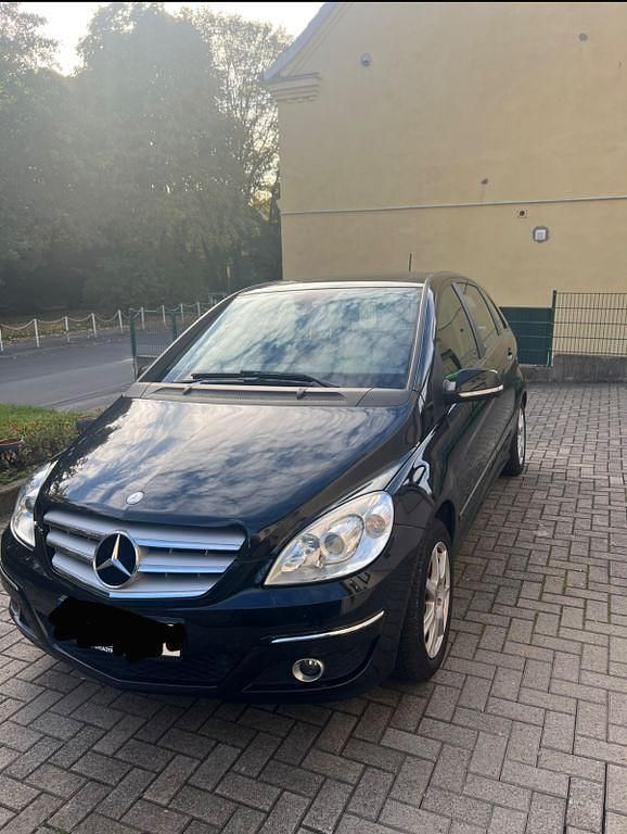 Schwarz Gebraucht 2009 Mercedes B180 Van / Kleinbus | 3.500 € (Superpreis) - Bild 1/4