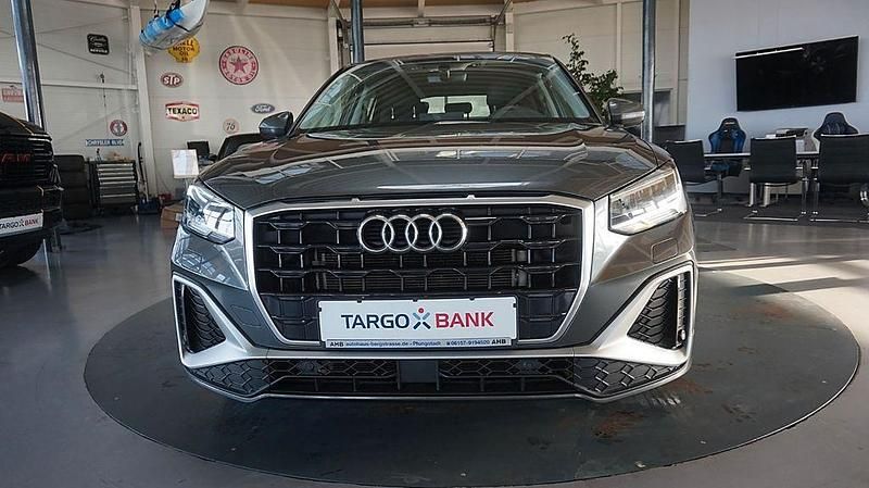 Gebraucht Audi Q2 S-Line 110 PS (80 kW) 2023 Grau SUV