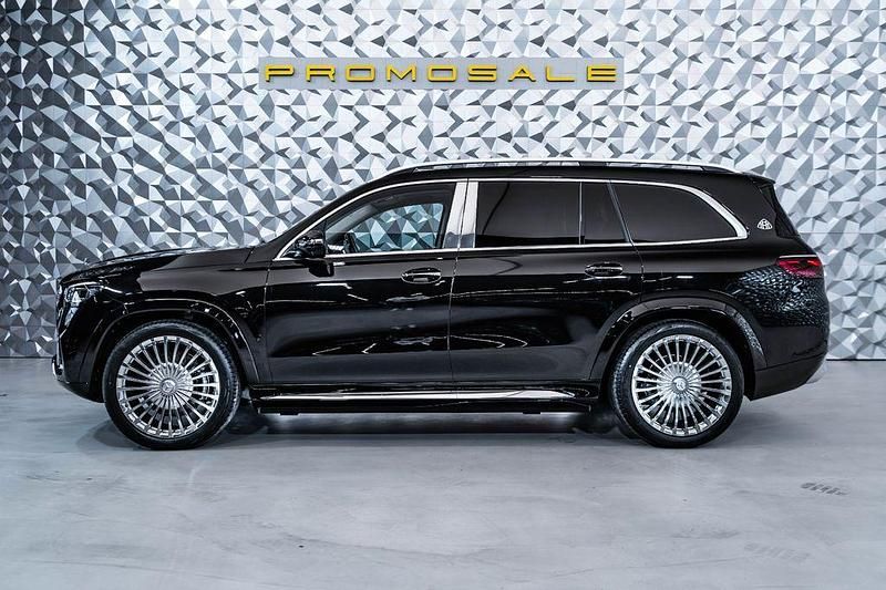 Gebraucht Mercedes GLS600 Maybach 557 PS (409 kW) 2021 Schwarz SUV