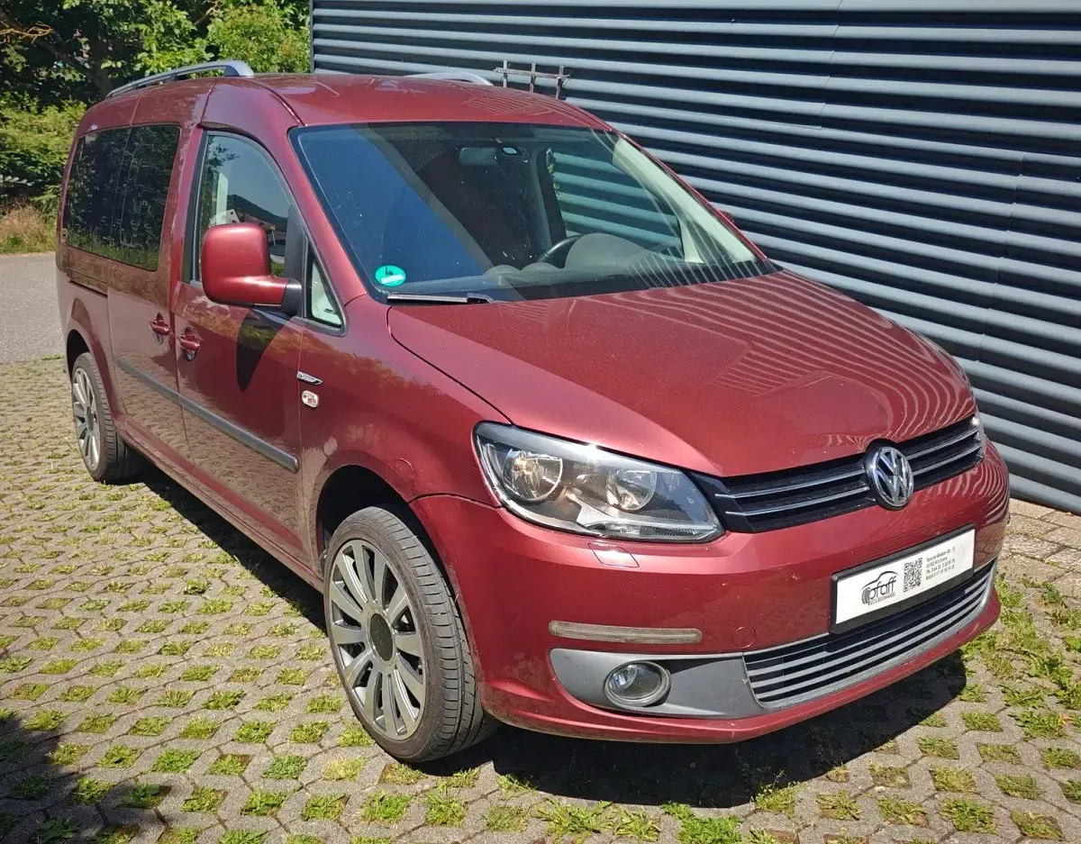 Gebraucht VW Caddy Highline 105 PS (77 kW) 2011 Rot Van / Kleinbus