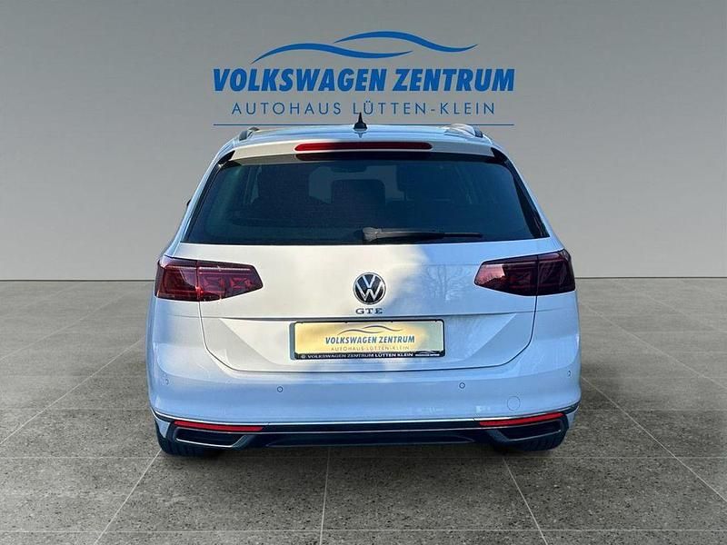 Gebraucht VW Passat IQ Drive 156 PS (114 kW) 2022 Weiß Kombi